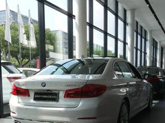 -上海宝信宝马4S店