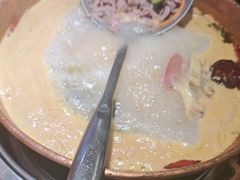 -洱火云南酸菜牛肉火锅(石景山当代商城店)