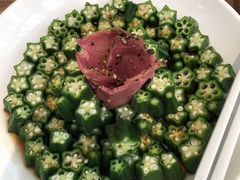 黑椒牛肉拼秋葵-将相和·海鲜蒸饺大连菜