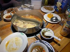 鸳鸯锅-蒙肥羊·酸汤潮牛·鲜牛肉火锅烤肉自助(岗顶店)