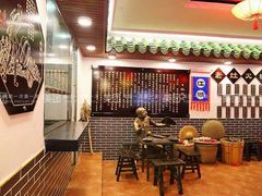 等位区-宽板凳老灶火锅(外馆斜街店)