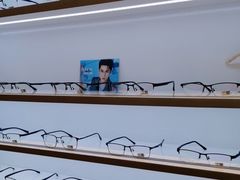 -罗伯特眼镜·蔡司官方授权(前海桂湾店)