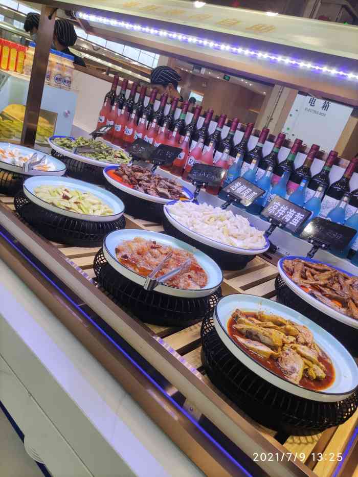 嗨吃围炉烤肉火锅自助(菱角湖店)-"在这个价位的自助餐里算得上花样最