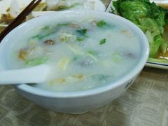 艇仔粥-银记肠粉店(新港西路店)