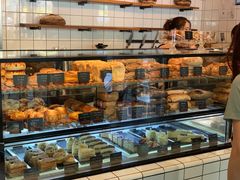 面包甜点陈列柜-81BAKERY(大学路店)