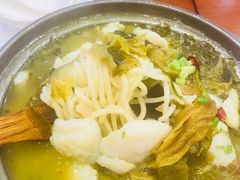 -周鱼小馆石锅酸菜鱼(活力汇店)