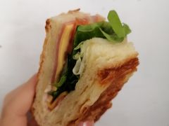 -万利隆·活力烘焙(人民路店)