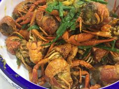 -虾弄弄海派小龙虾·牛羊蝎子火锅