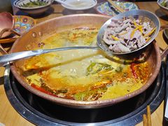 -洱火云南酸菜牛肉火锅(石景山当代商城店)