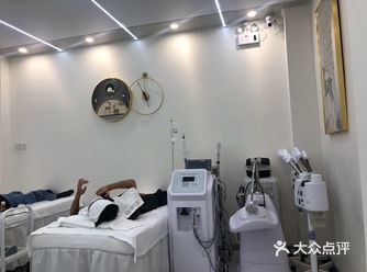 「艾甄颜国际·专注痘敏疣斑·汲度清洁补水(东直门店