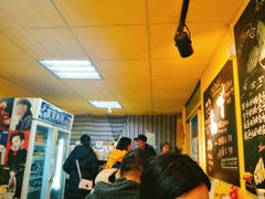 等位区-志龙皇冠吃货椰子铺