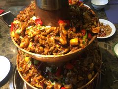 -沪小二炭火蛙锅(淮海中路美食不夜城店)
