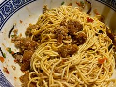 辣肉面-沪西老弄堂面馆(定西路店)