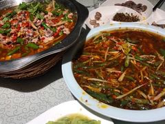 -兔行天下-鸿鹤鲜锅兔(中海国际店)