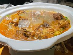 -帅巴人舅母子腊蹄民俗村