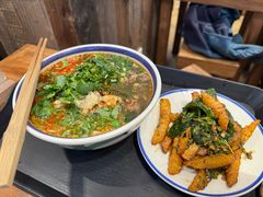 -云阿蛮云南生烫牛肉米线(奉贤路店)