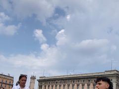 -文艺复兴百货(米兰大教堂广场店)