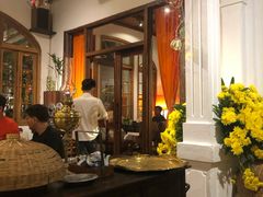 -Cuc Gach Quan Restaurant