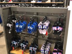 -UNDER ARMOUR(新燕莎奥莱店)