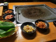 -小黑猪石板烤肉(皇冠花园店)