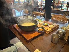 -银米·云南传统过桥米线(双廊黑金冠店)