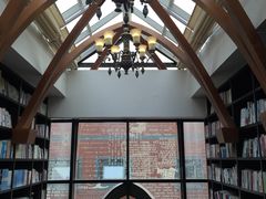 -钟书阁(松江泰晤士小镇店)