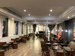 大堂-星巴克臻选(广州沙面店)