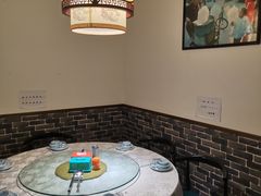 包厢-茸梅路右拐龙虾-农家菜(松江店)