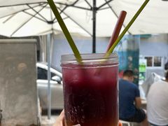 柠檬草黑葡萄冰茶-野草莓自由市场