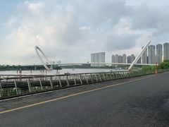 -南京眼步行桥