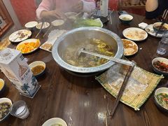 -乡土黄·鲜牛肉火锅·小龙虾(兴业街店)