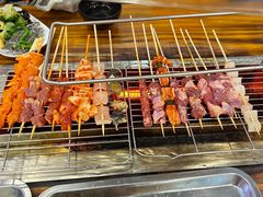 -哈尔滨小酒馆·鲜肉现穿自助烧烤(康新花园店)