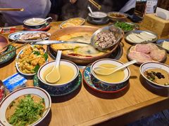 -洱火云南酸菜牛肉火锅(石景山当代商城店)