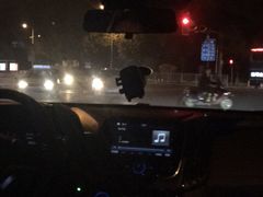 -凤凰路何眼镜香辣蟹(花果园店)