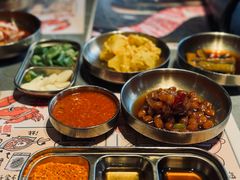-草家酱蟹炭火烤肉店(珲春南路一店)