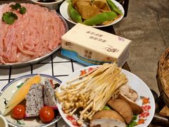 -六婶老火锅(交通大学直营店)