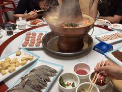 -一口猪海鲜浑锅·东北家常菜