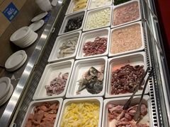 自助取餐区-蒙肥羊·酸汤潮牛·鲜牛肉火锅烤肉自助(岗顶店)