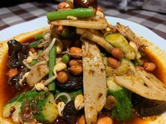 -六福烧烤酒馆(秦隆步行街店)