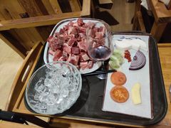 -毛辣果·贵州红酸汤牛肉火锅(西单店)
