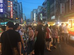-六合夜市