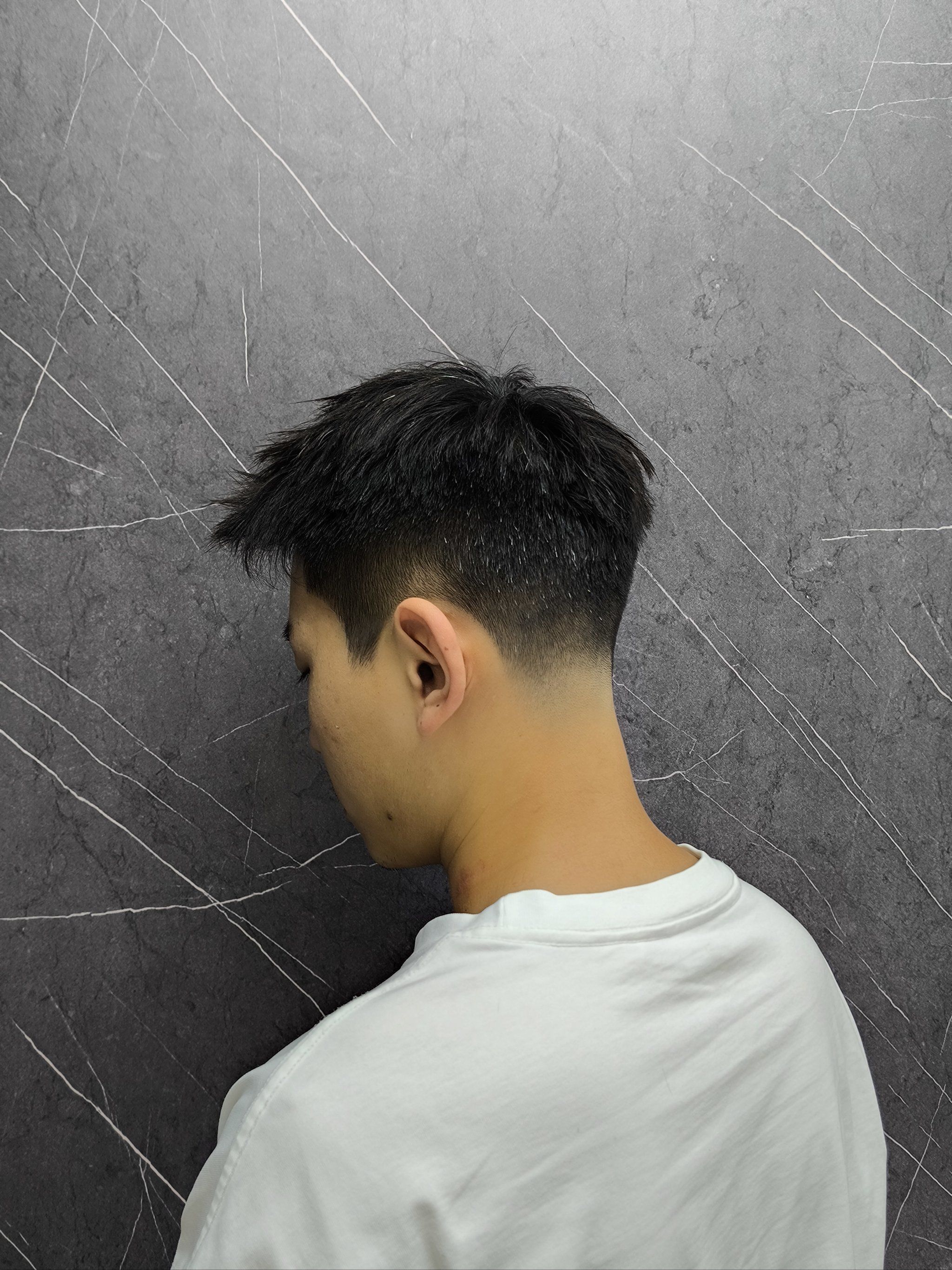 男生简洁发型