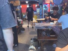 -老街烧烤大排档·地道湖北菜·龙虾馆(汉口火车站店)