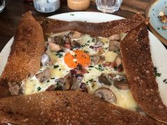 鸡蛋蘑菇熏肉荞麦可丽饼-RAC BAR(安福路店)