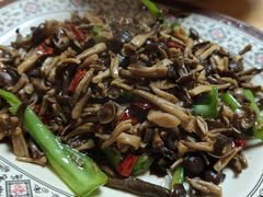 -农家土菜老煨锅(木鱼镇店)