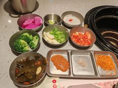 -蚂蚁洞·烤肉大营地(上海静安大悦城店)
