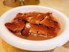 招牌秘制烧鹅-鹏城人家海鲜酒家·23年老字号(较场尾店)