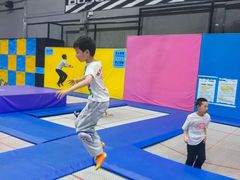 -超时空蹦床团建·VR潮玩运动娱乐·生日派对游乐园(金桥店)