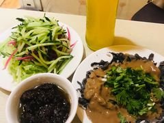 -黑八私房老北京炸酱面