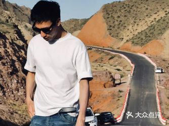 中卫66号公路 ｜ 西北一抓一大把